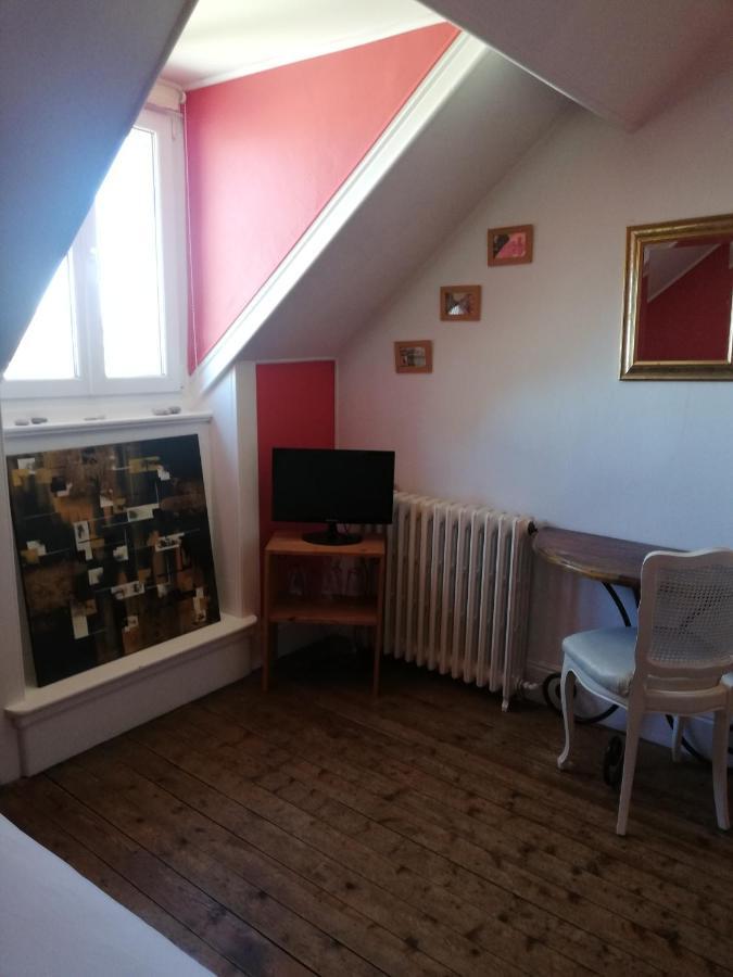 La Chambre D'Hote De Chris 셰르부르 앙 코탱탕 외부 사진